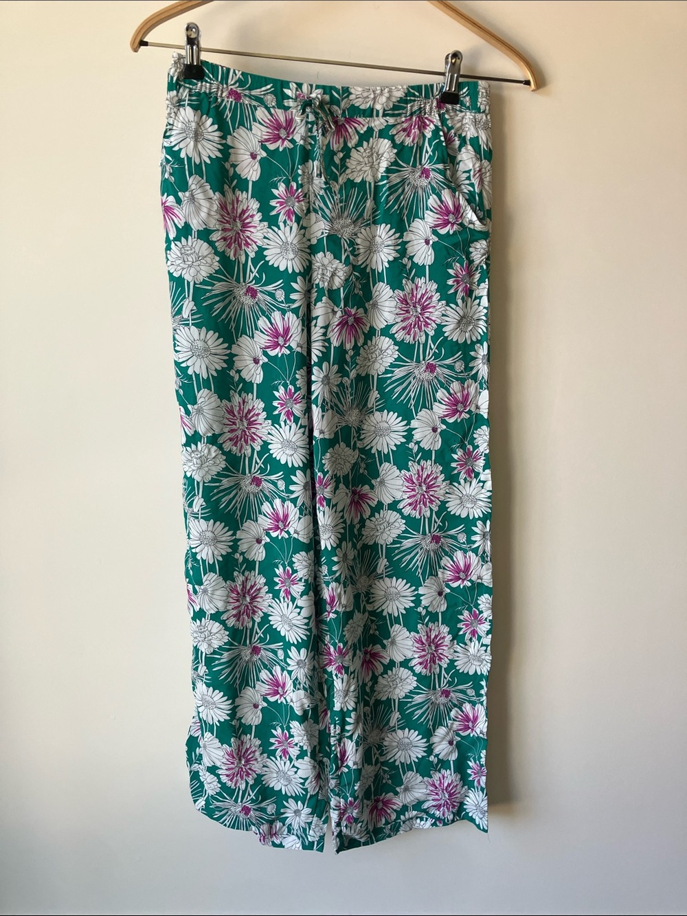 PASSIONATA By Chantelle Green Pajama Pants w/ White + Pink Floral Print Size S